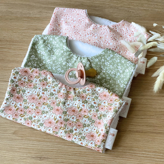 Ensemble de bavoirs fleurs bébé fille